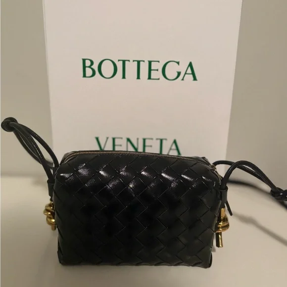 Bottega Veneta Black and Gold Crossbody Bag with Woven Design - Picture 1 of 14